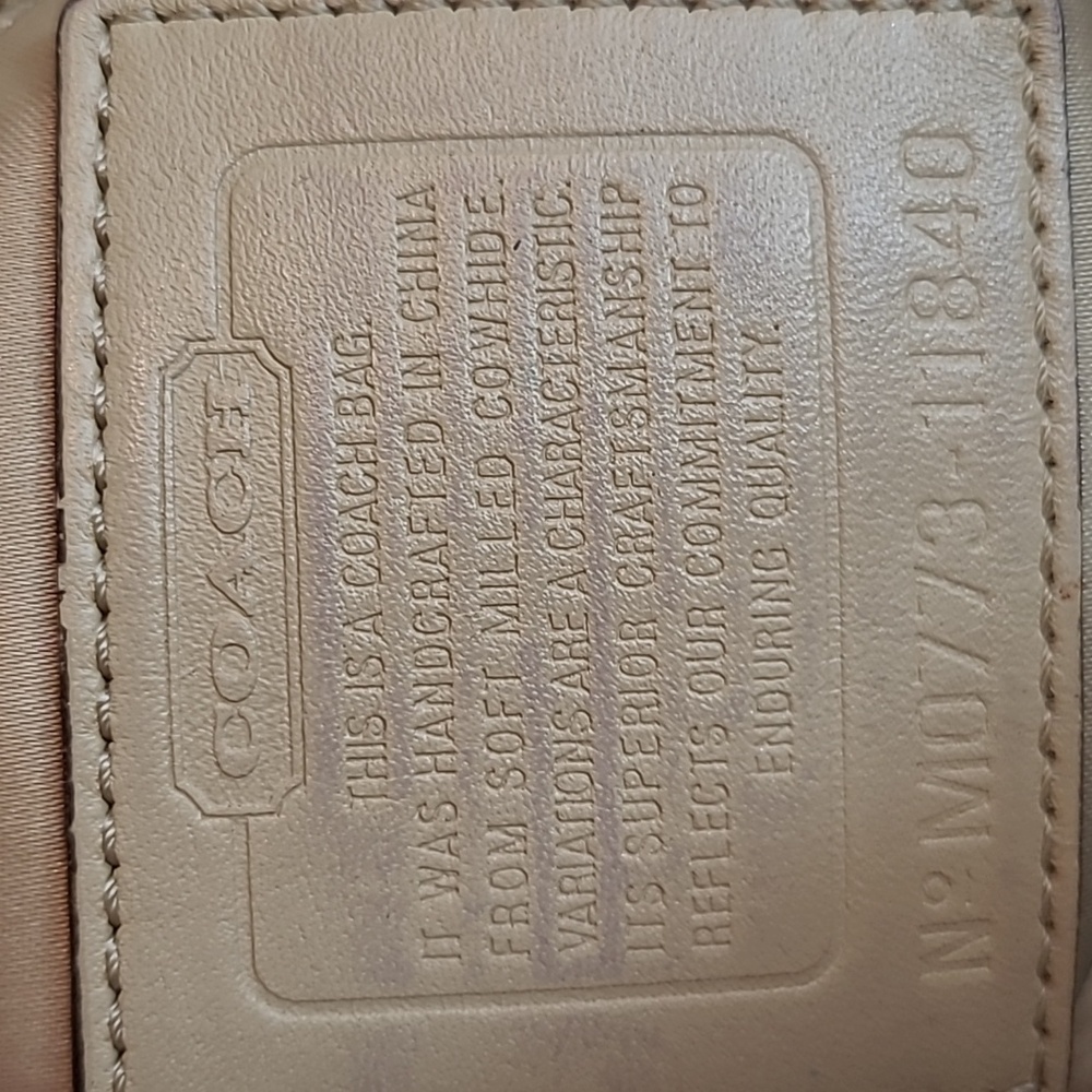 Leather Coach shoulder bag - Picture 4 of 11